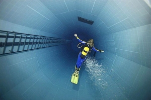 В Брюсселе можно поплавать в самом глубоком бассейне мира
